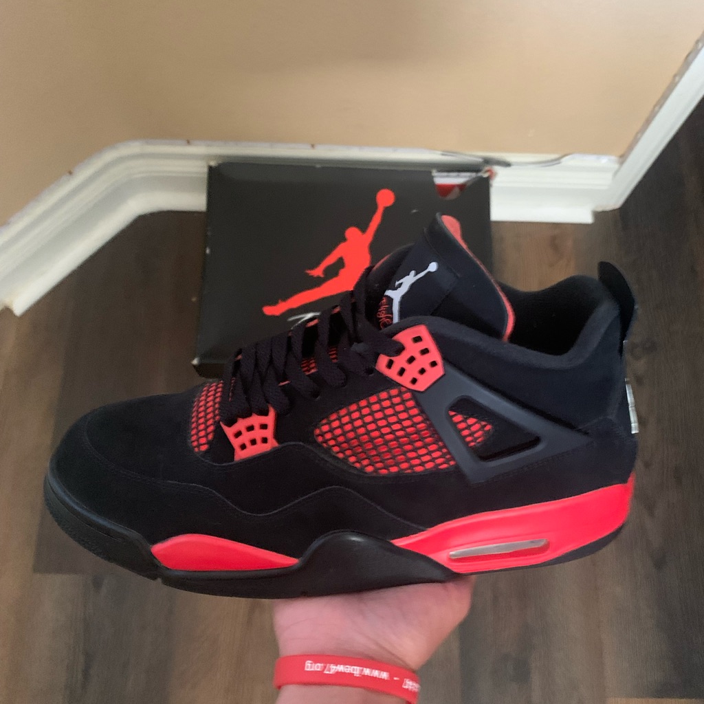Air Jordan 4 Retro ‘Red Thunder’